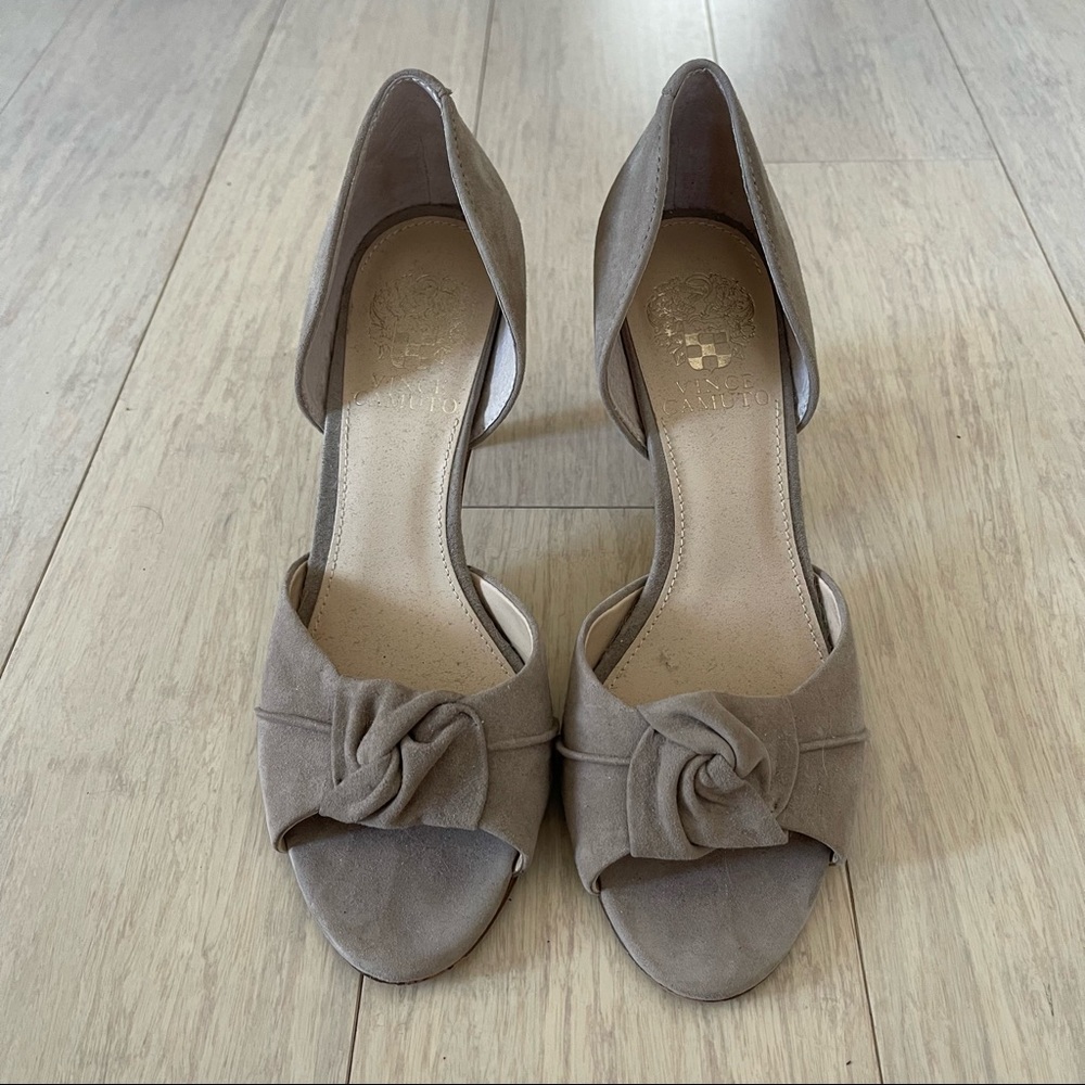 Vince Camuto peep toe dorsay heel